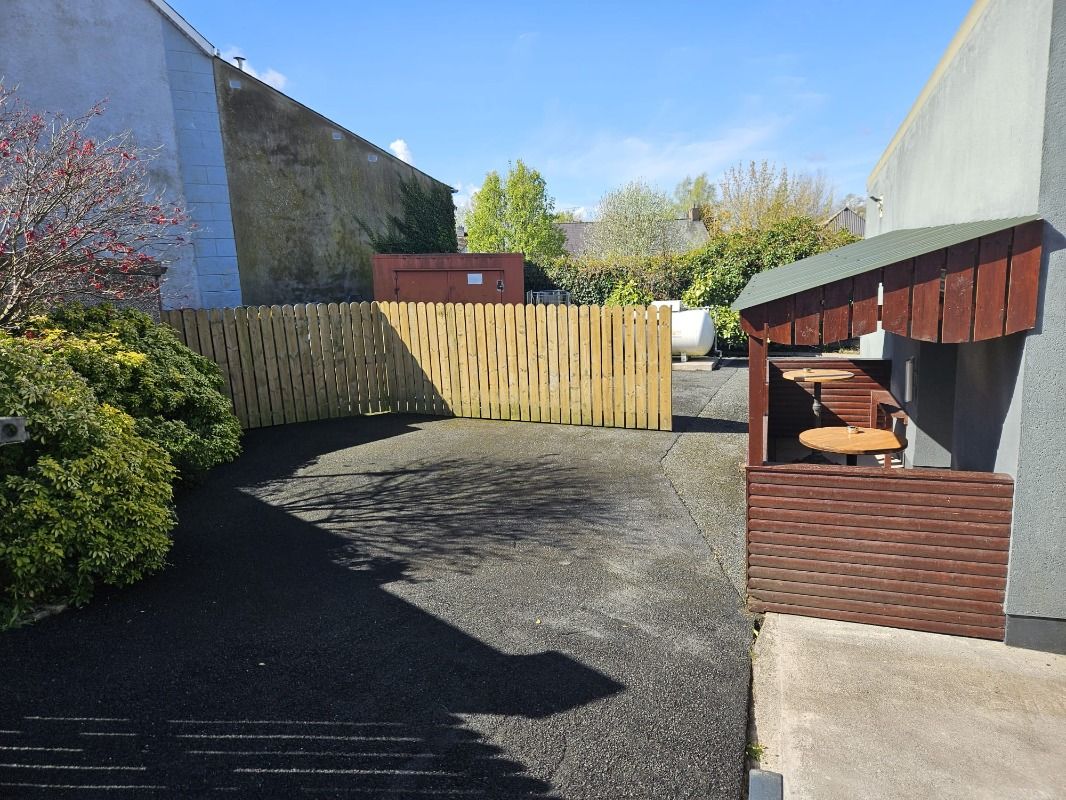 Portmor Bar & Restaurant With 4 Bed Dwelling Portmor Bar & Restaurant With 4 Bed Dwelling