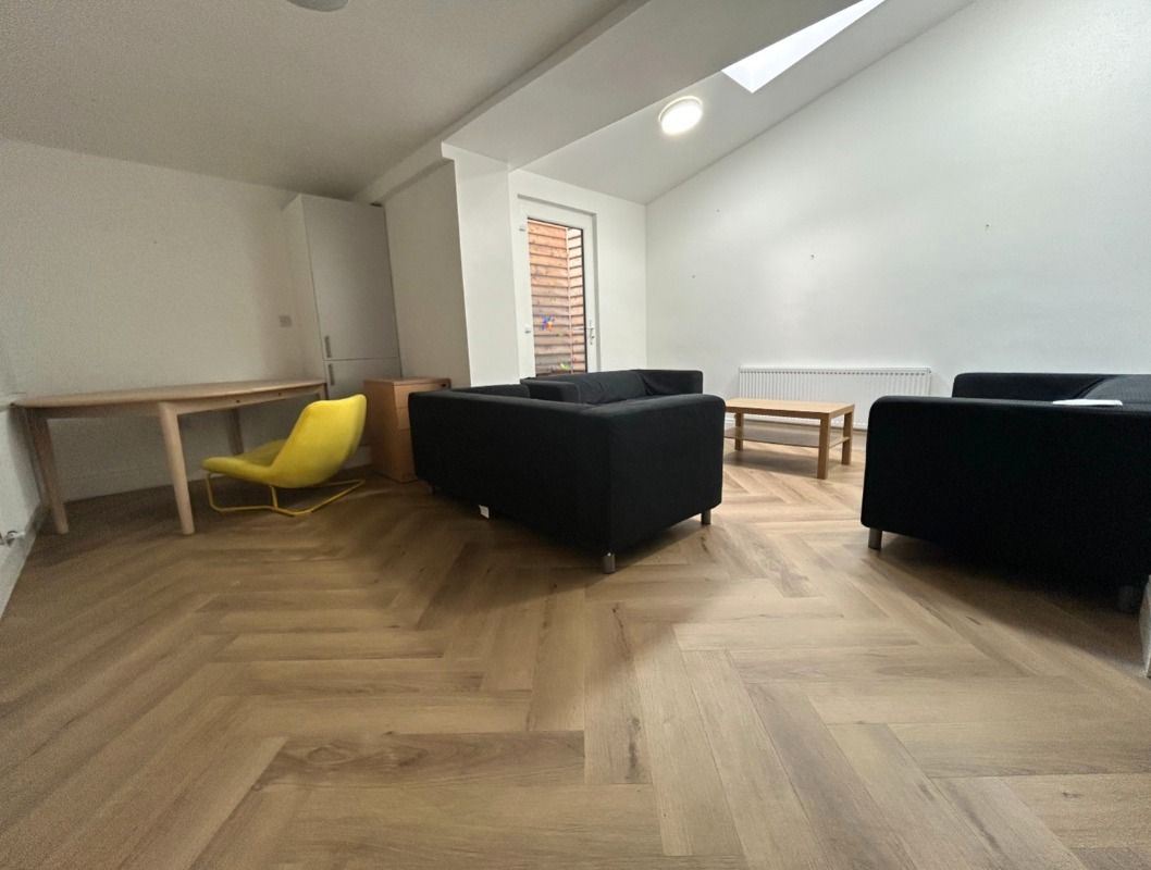 138 University Street