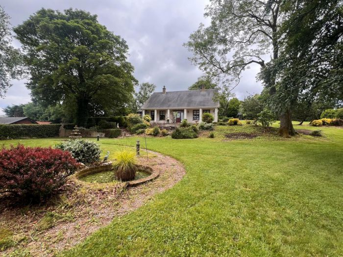 &#226;&#128;&#156;Afran&#226;&#128;&#157; House by the River, 128 Roguery Road