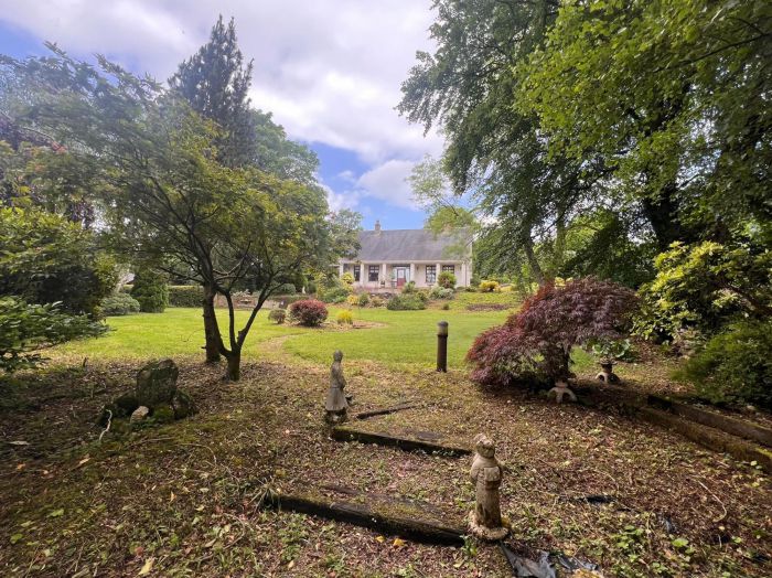 &#226;&#128;&#156;Afran&#226;&#128;&#157; House by the River, 128 Roguery Road