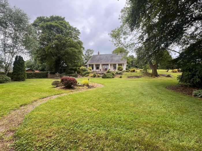 &#226;&#128;&#156;Afran&#226;&#128;&#157; House by the River, 128 Roguery Road