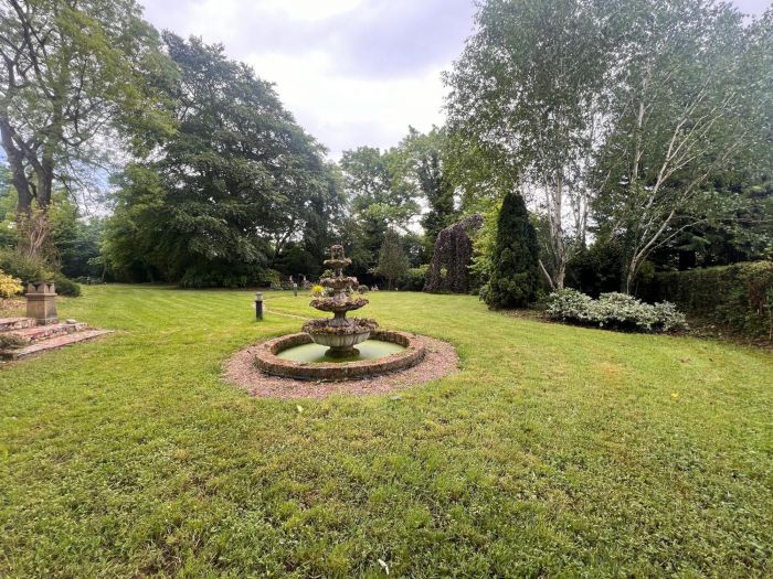 &#226;&#128;&#156;Afran&#226;&#128;&#157; House by the River, 128 Roguery Road
