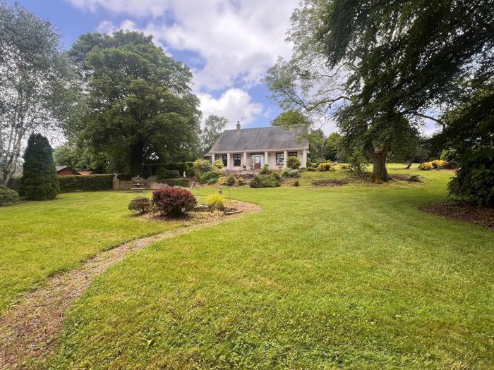 &#226;&#128;&#156;Afran&#226;&#128;&#157; House by the River, 128 Roguery Road