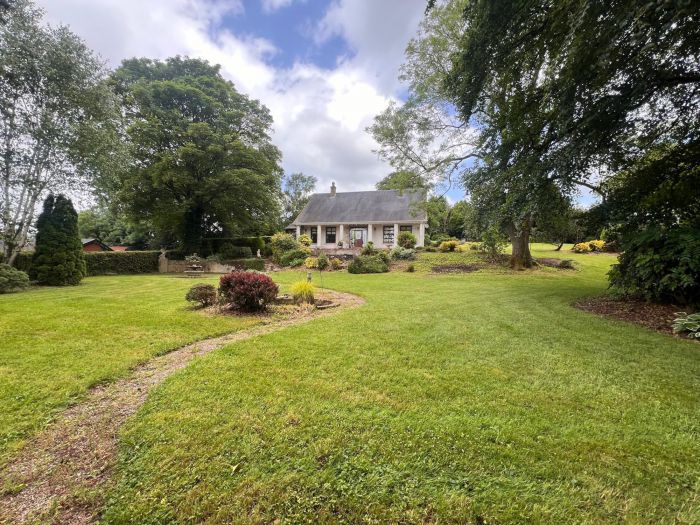 &#226;&#128;&#156;Afran&#226;&#128;&#157; House by the River, 128 Roguery Road
