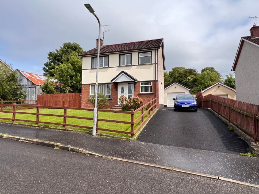 12 Fairlea Close