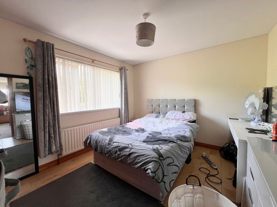 12 Fairlea Close