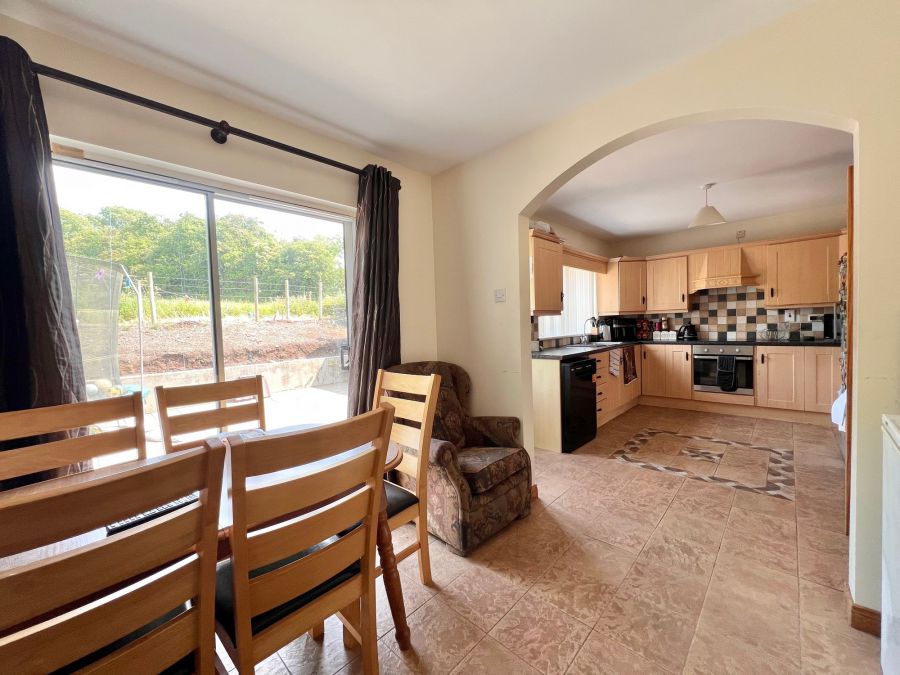 12 Fairlea Close
