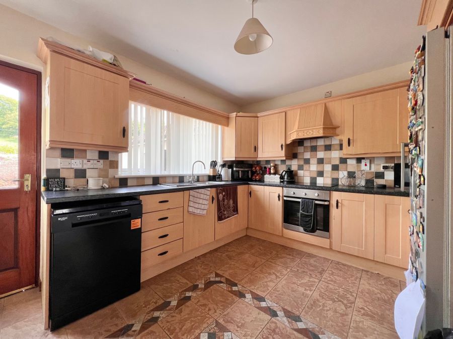 12 Fairlea Close