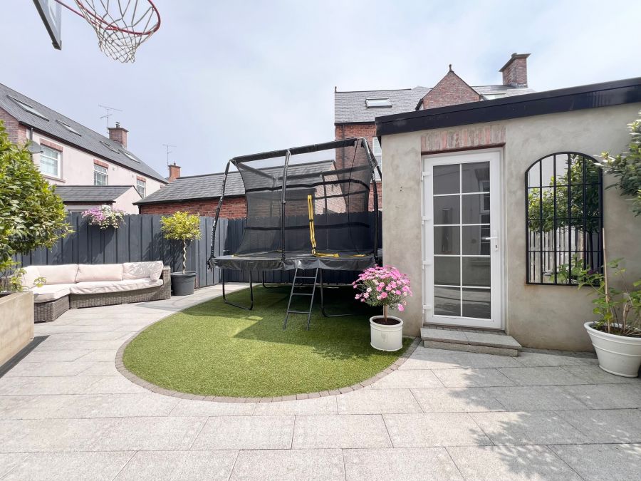 40 Broagh Village