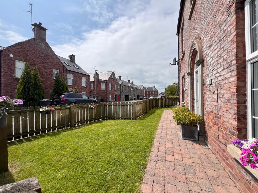 40 Broagh Village