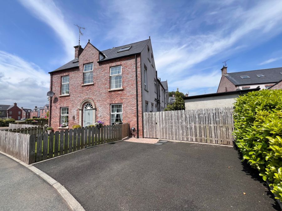 40 Broagh Village