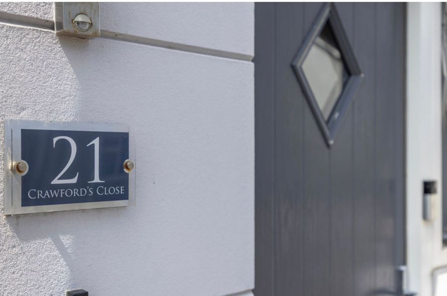 21 Crawfords Close