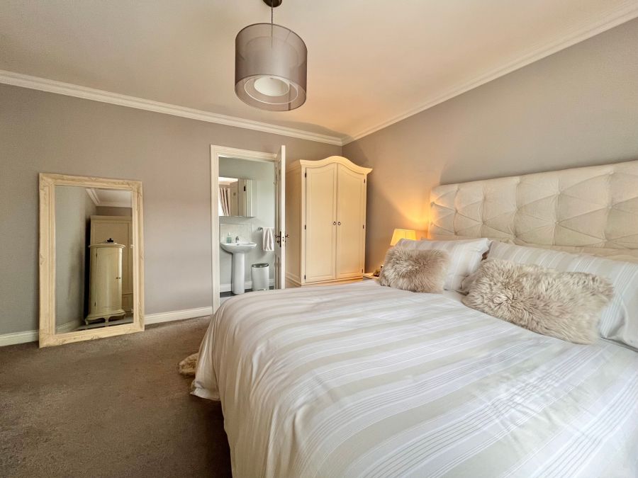 9 Loughview Park