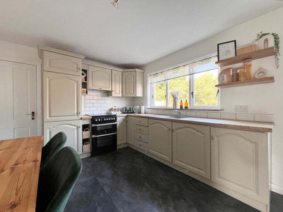 5 Manor Place