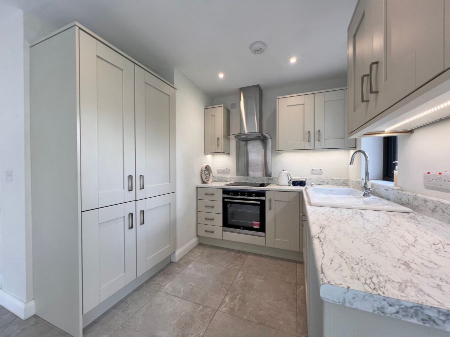 15 The Oaks, Ballinderry