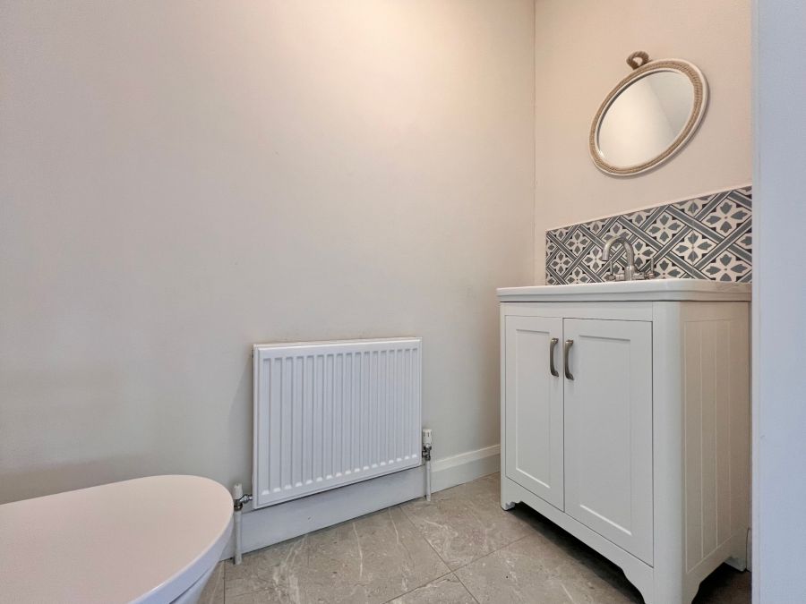 15 The Oaks, Ballinderry