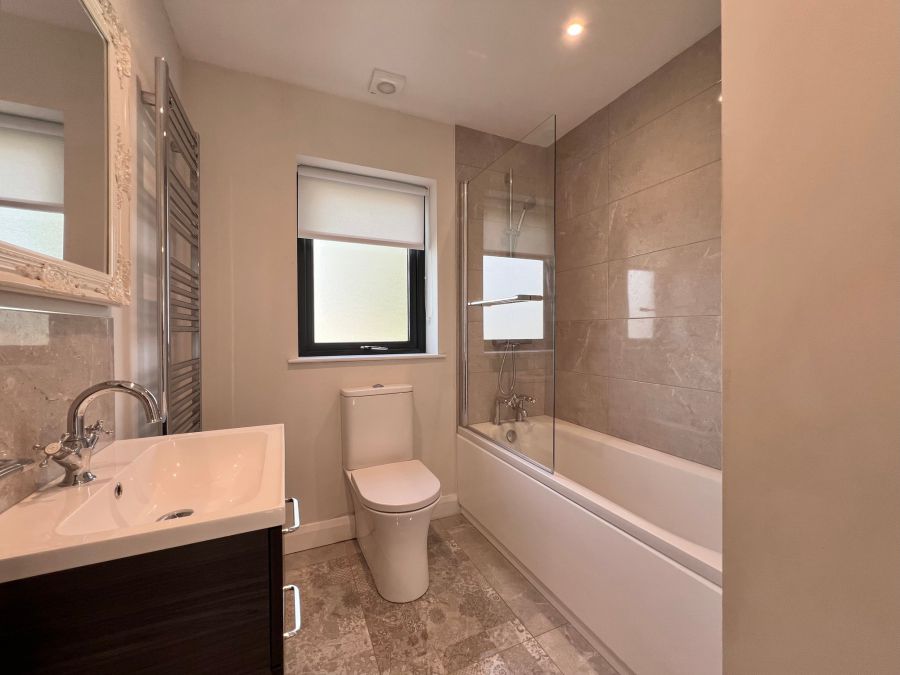 15 The Oaks, Ballinderry
