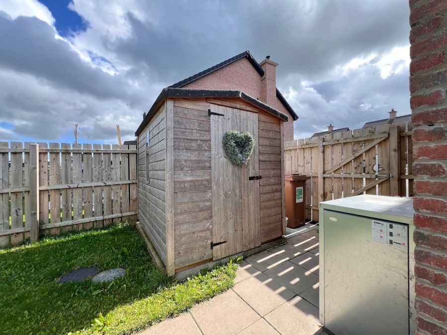 15 The Oaks, Ballinderry