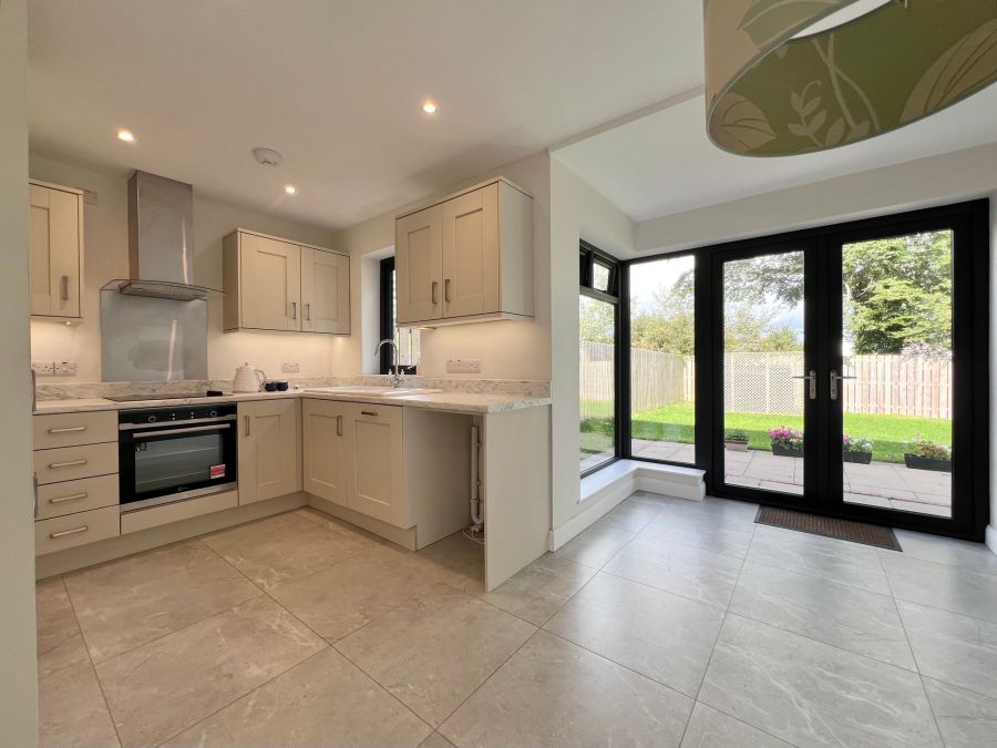 15 The Oaks, Ballinderry