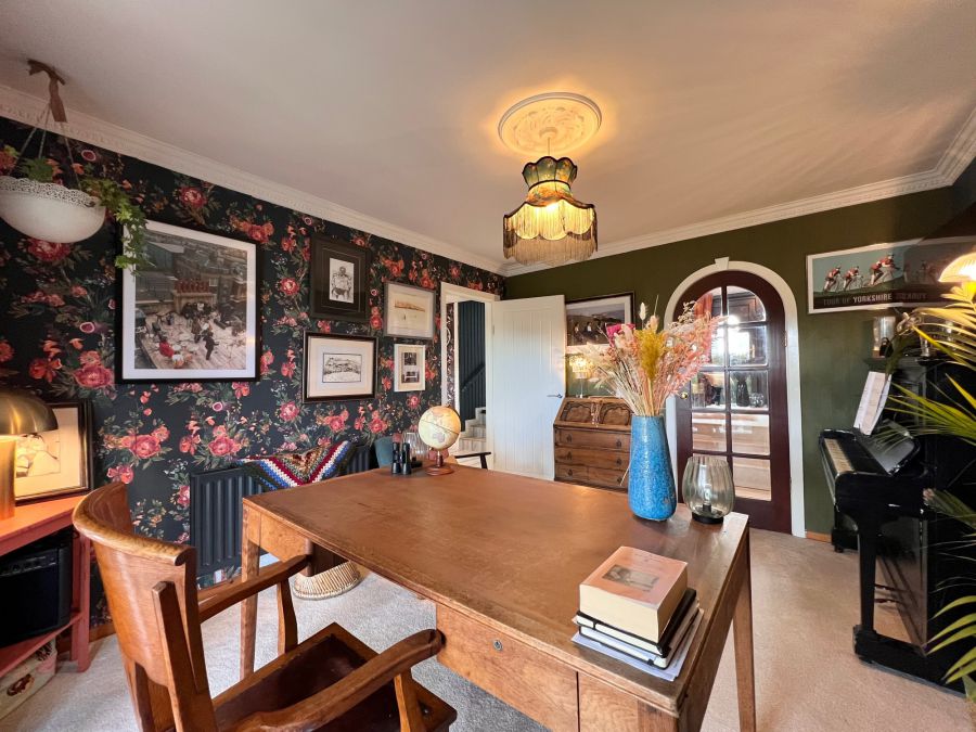 4 Groggan Crescent