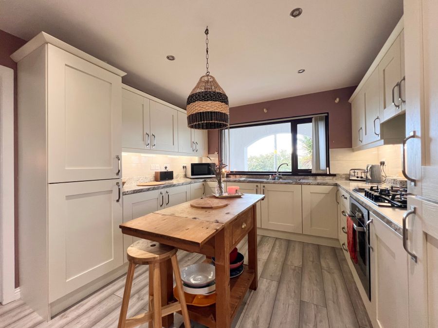 4 Groggan Crescent