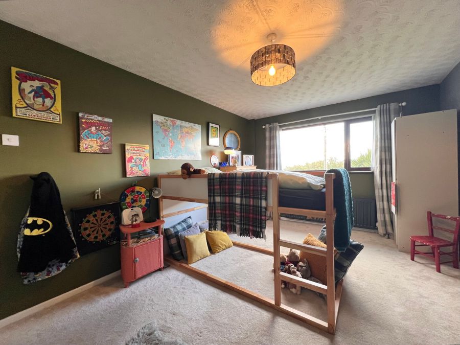 4 Groggan Crescent