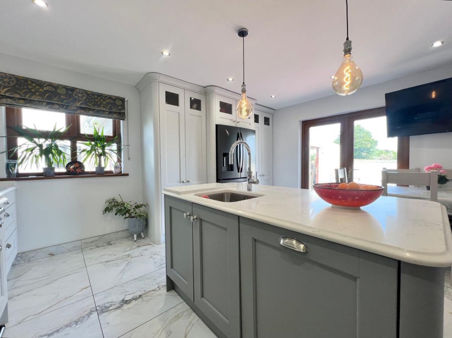 6 Longlands