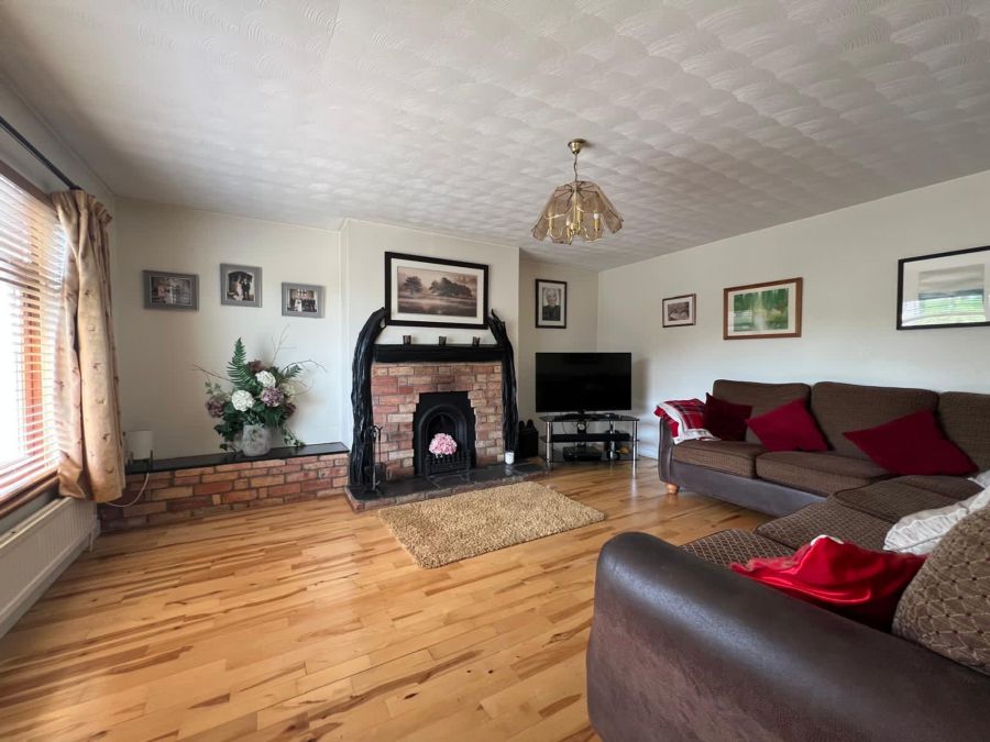 6 Longlands