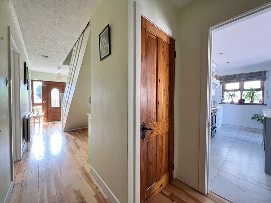 6 Longlands