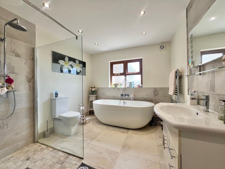 6 Longlands