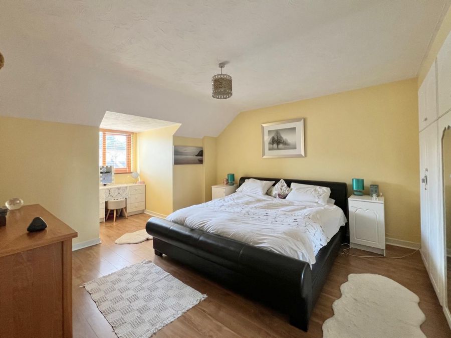 6 Longlands
