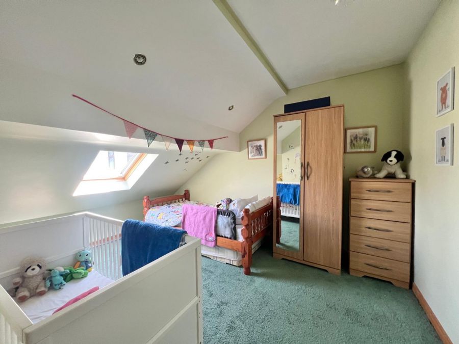 6 Longlands