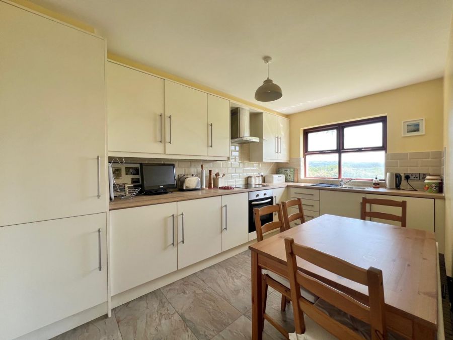 6 Longlands