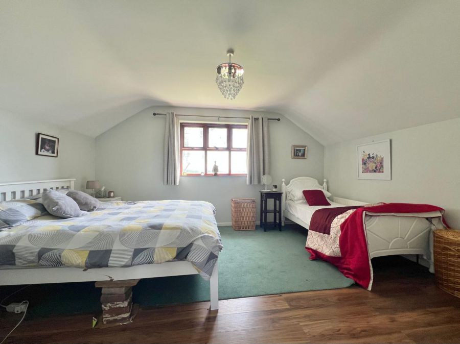6 Longlands