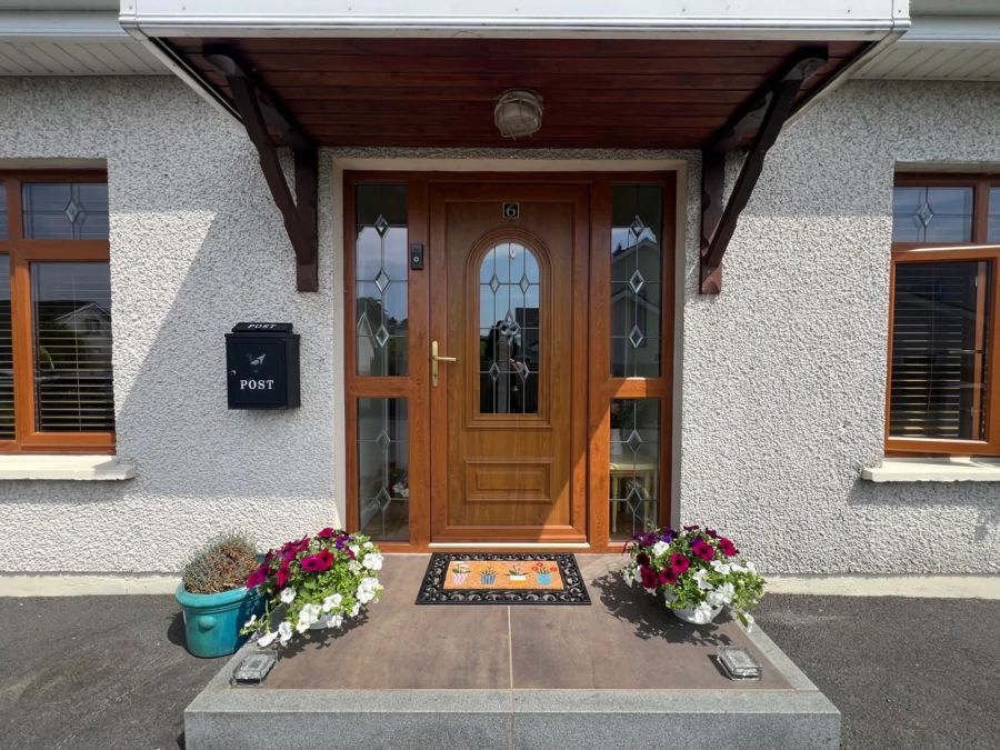 6 Longlands