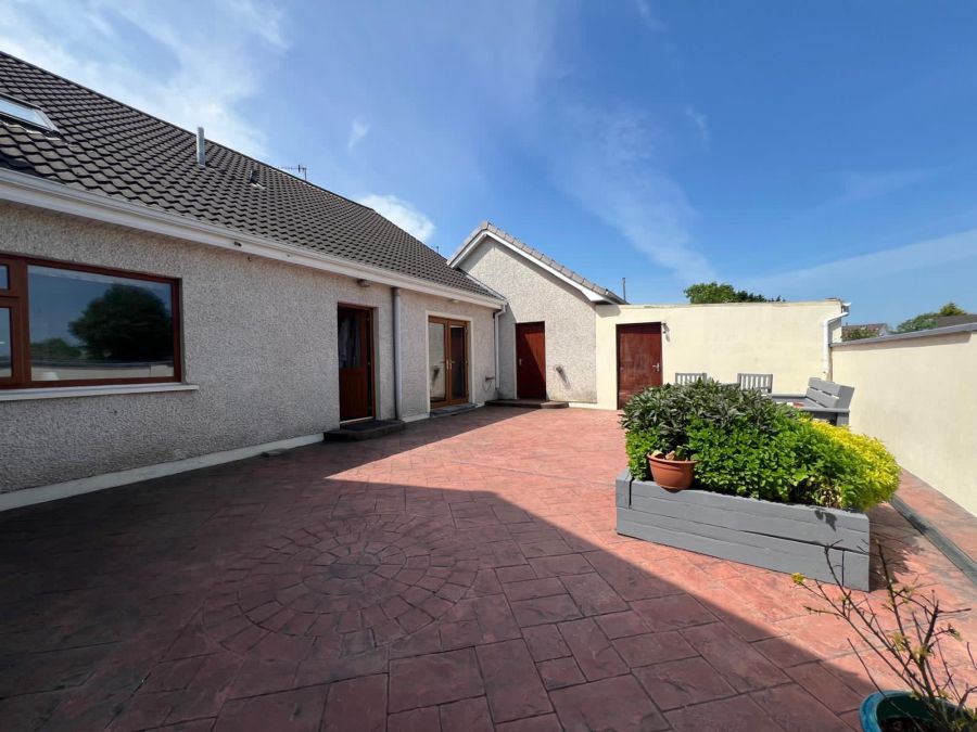 6 Longlands