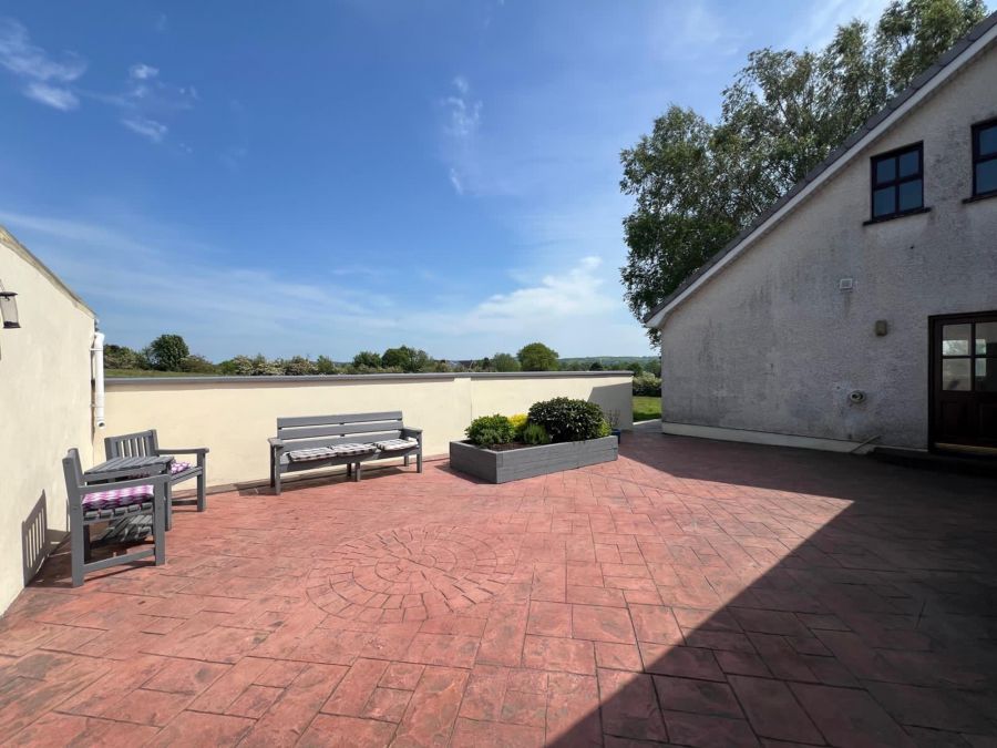 6 Longlands