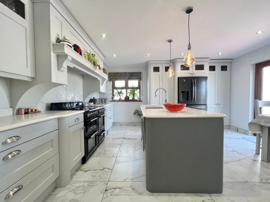 6 Longlands