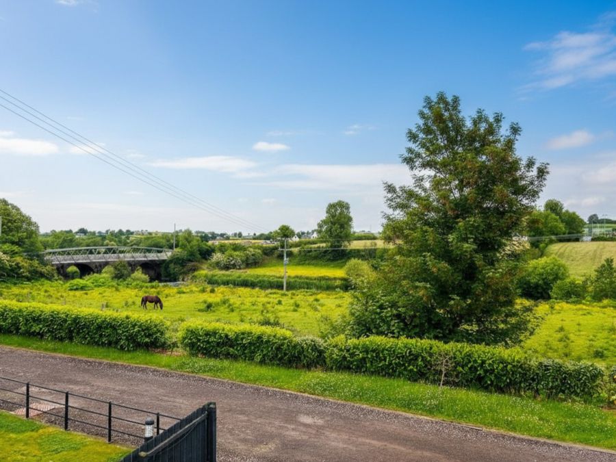 6 Ballinderry Bridge Drive