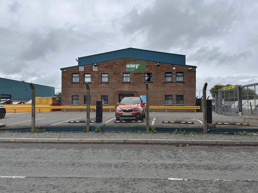 Unit 1 2 & 4, 110 Trewmount Road Unit 1 2 & 4, 110 Trewmount Road