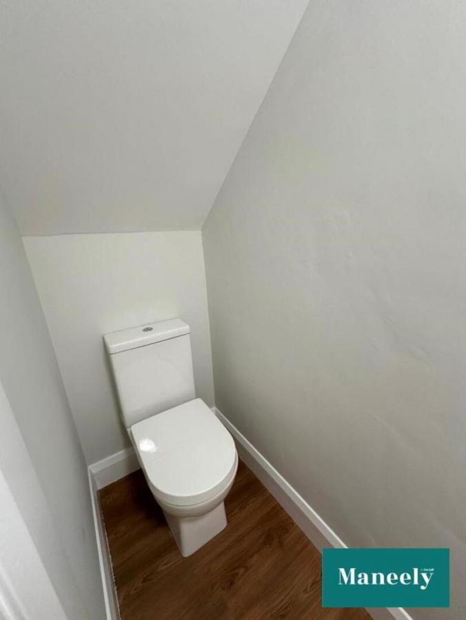 Rooms For Rent, Town Centre
