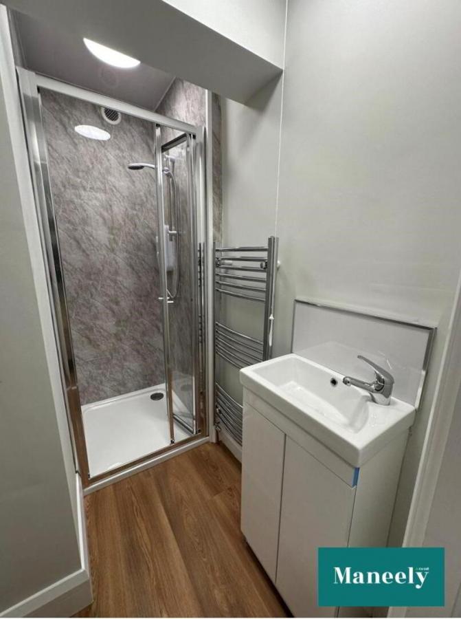 Rooms For Rent, Town Centre