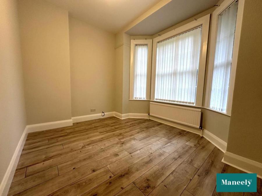 Rooms For Rent, Town Centre