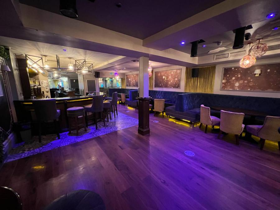Prominent & Modern Bar, 86 Chapel Street