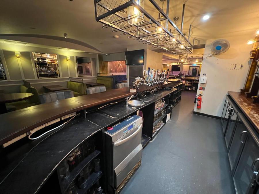 Prominent & Modern Bar, 86 Chapel Street