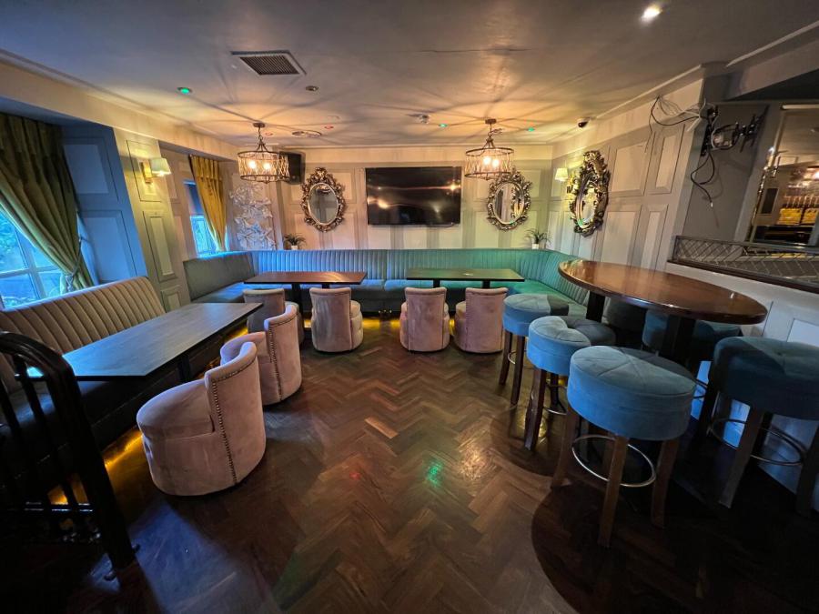 Prominent & Modern Bar, 86 Chapel Street
