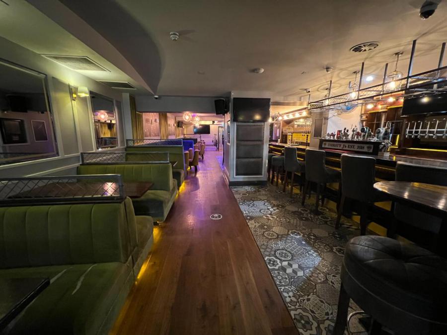 Prominent & Modern Bar, 86 Chapel Street
