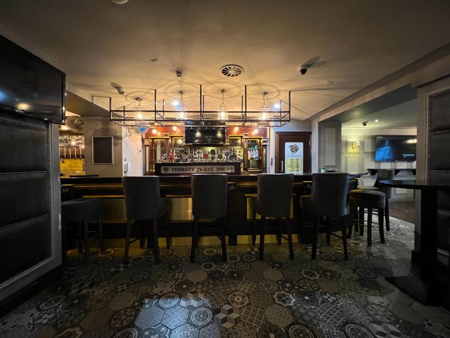 Prominent & Modern Bar, 86 Chapel Street