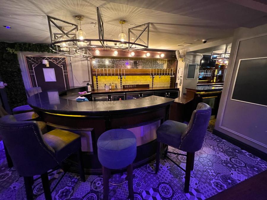 Prominent & Modern Bar, 86 Chapel Street