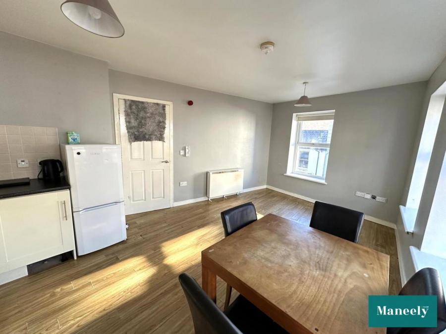 Flat 2, 8-10 Irish Street